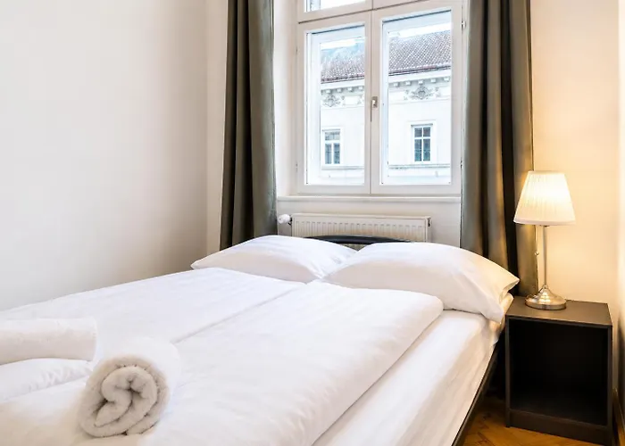Comfortable 2br Near Burggasse דירה וינה
