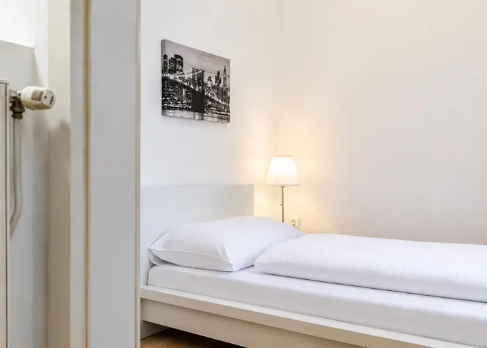 דירה Comfortable 2br Near Burggasse *