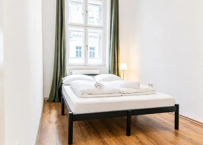 Comfortable 2br Near Burggasse * וינה