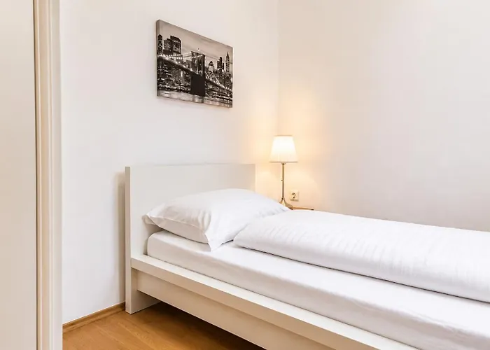 דירה Comfortable 2br Near Burggasse וינה