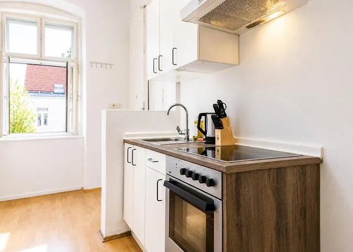 Comfortable 2br Near Burggasse * וינה